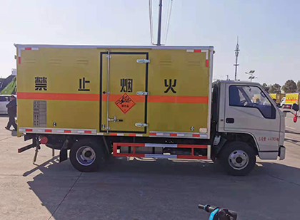 房县爆破器材运输车工人安全操作规范与智能技术保障